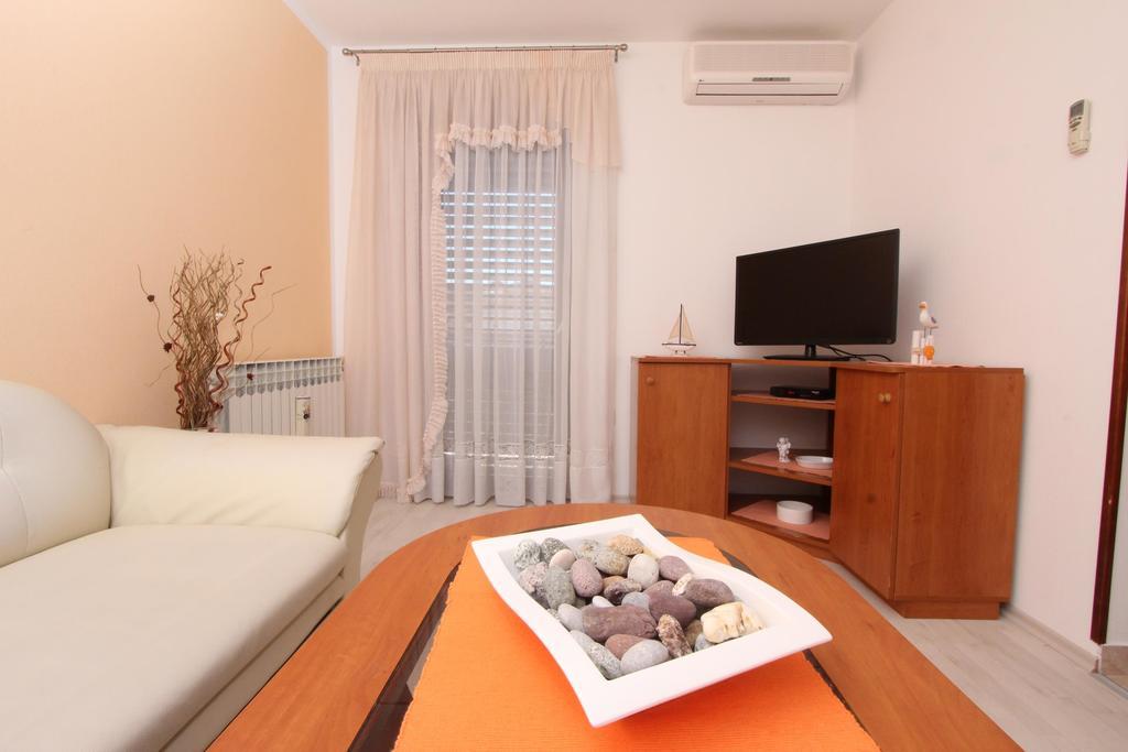 Apartments Pataj Ровінь Екстер'єр фото