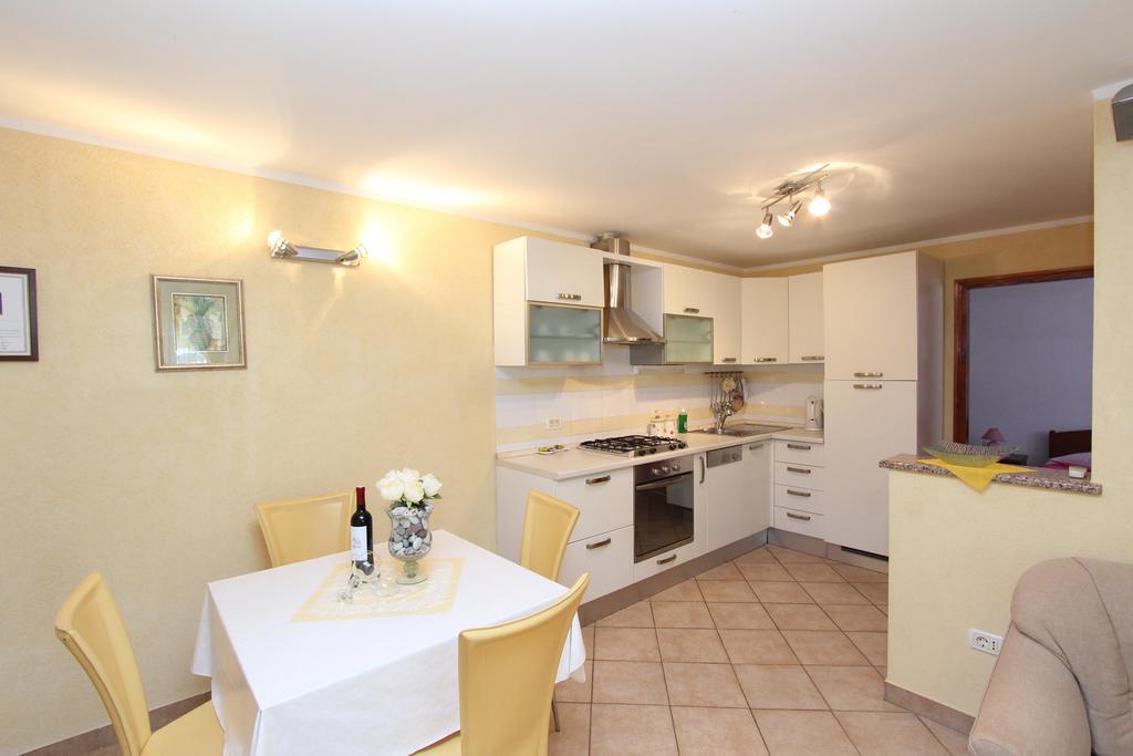 Apartments Pataj Ровінь Екстер'єр фото
