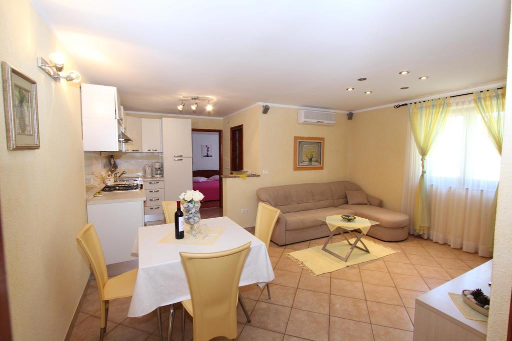 Apartments Pataj Ровінь Екстер'єр фото